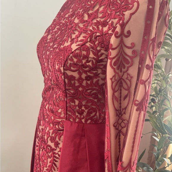 Dress - Picture 5 of 8